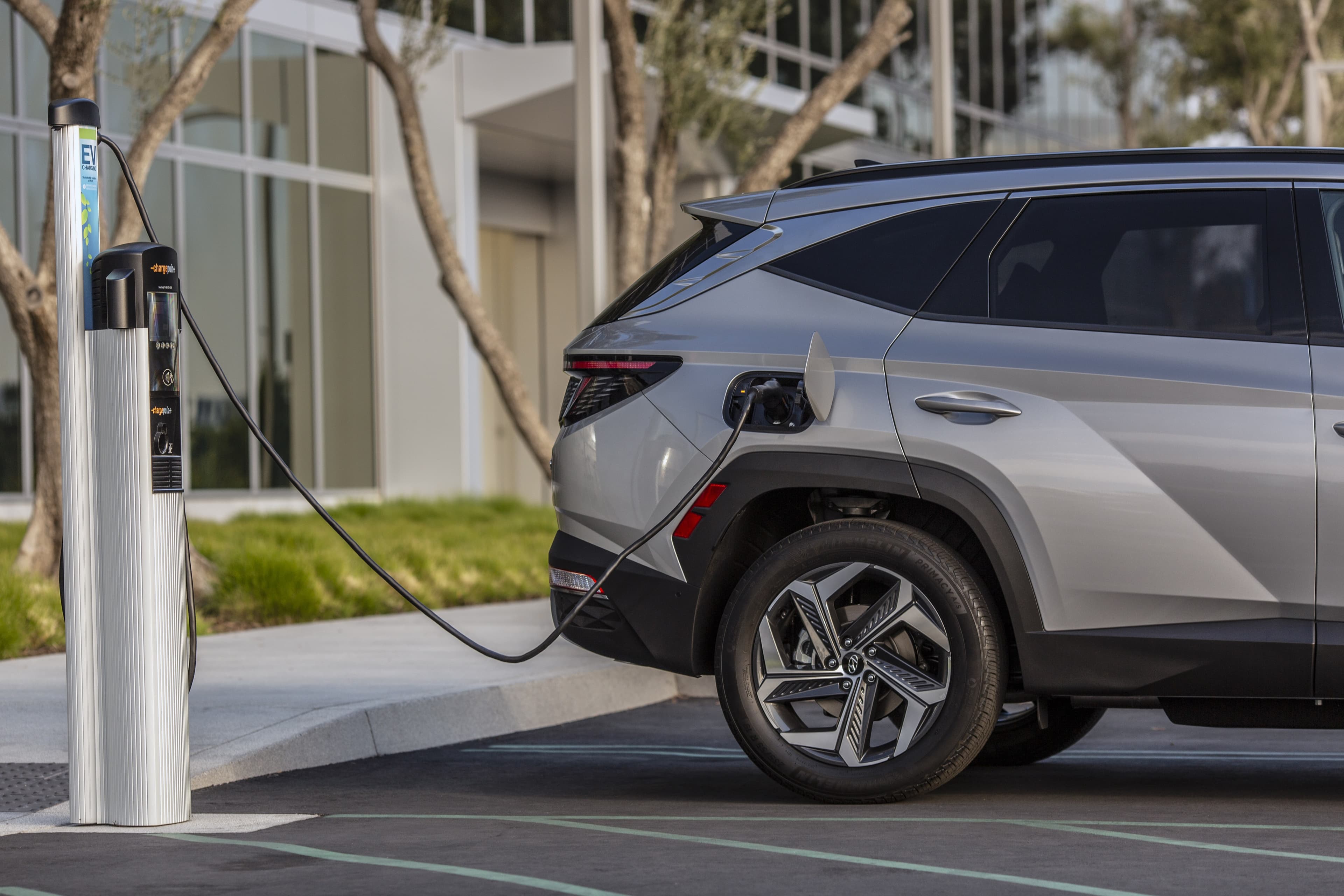 Hyundai tucson plug-in